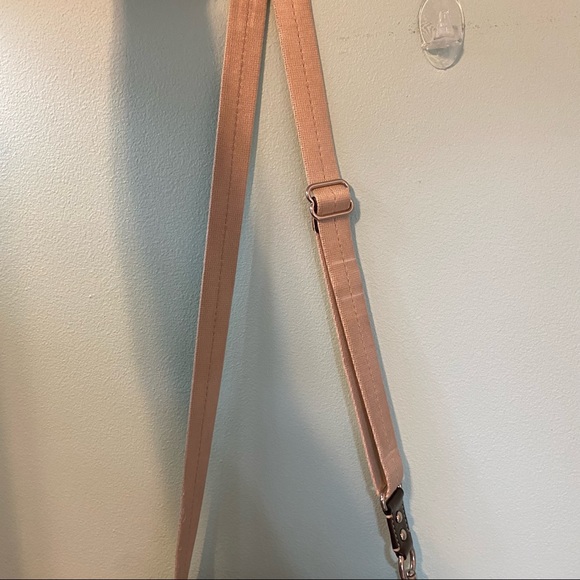 Coach Signature Crossbody Bag - Picture 6 of 7